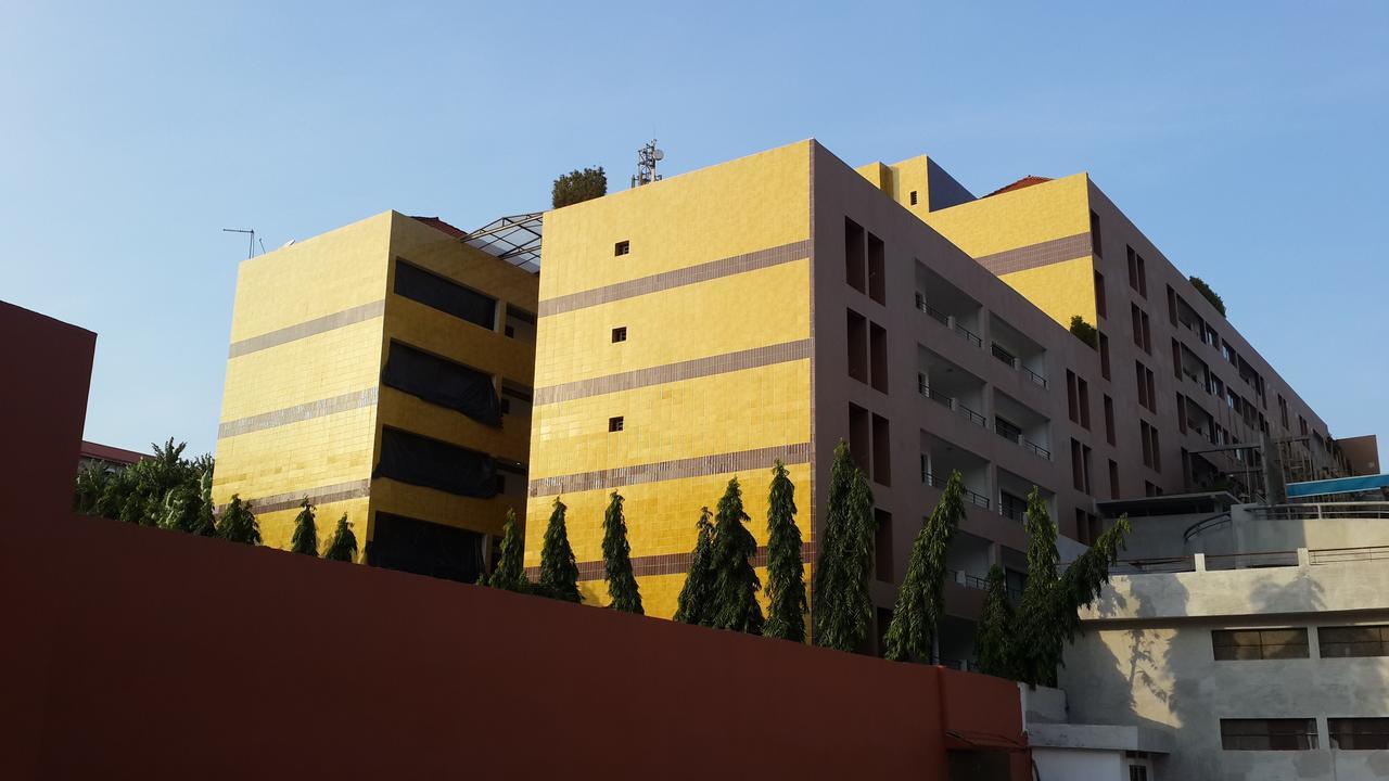 Hotel Le Vaisseau Abidjan Exterior foto